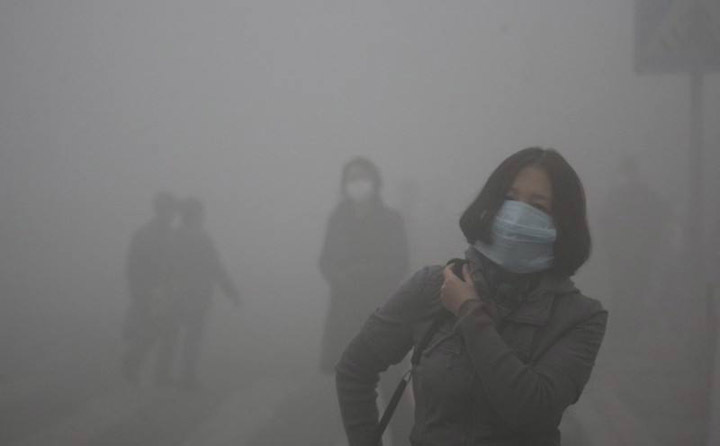 秸稈焚燒造成霧霾，嚴重污染空氣