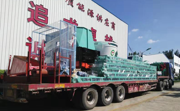 生產(chǎn)線粉碎機(jī)已裝車(chē)